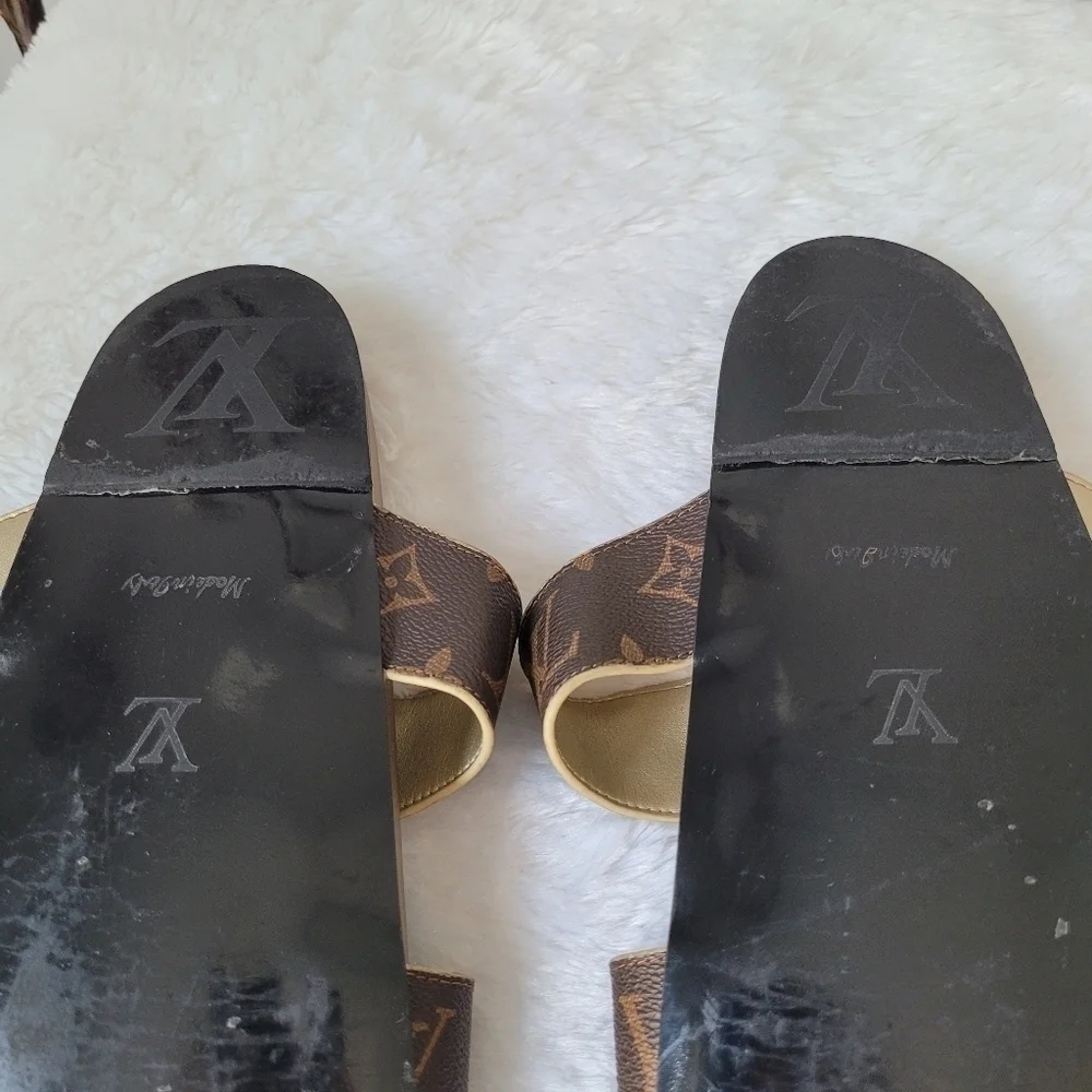 LOUIS VUITTON Bom Dia Flat Mule